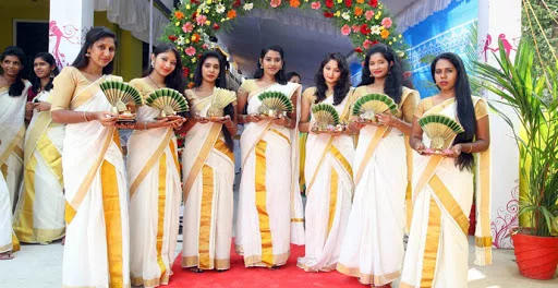 https://happylagan.in