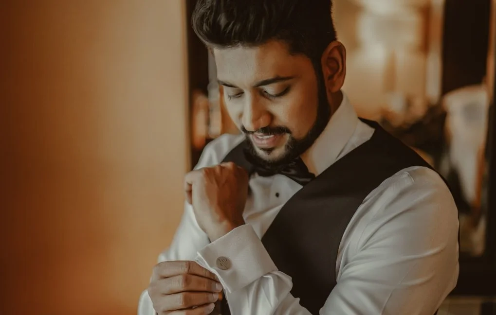 beautiful pose for the bride and groom
