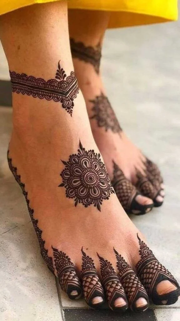 Stylish Leg Mehndi Designs