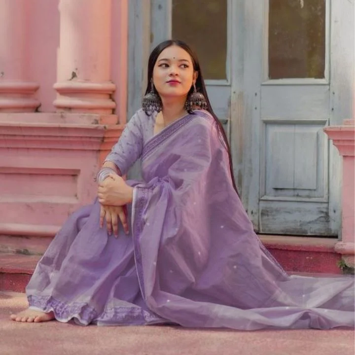 Saree Poses for Photoshoot
