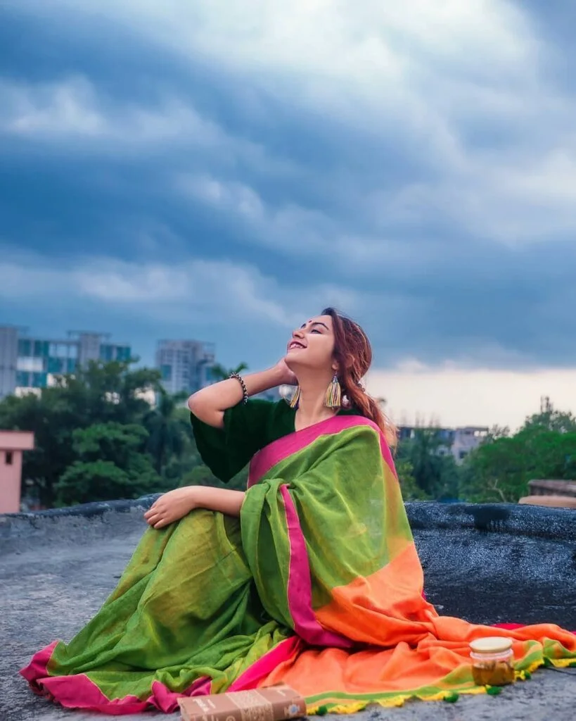 Saree Poses for Photoshoot