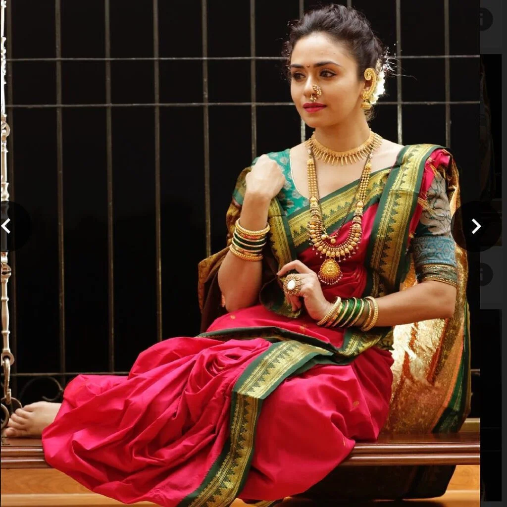 Saree Poses for Photoshoot