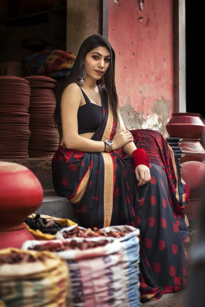 Saree Poses for Photoshoot